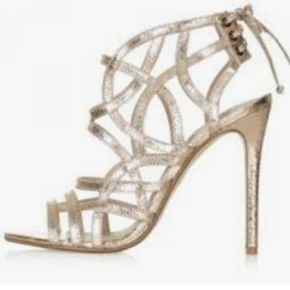 Topshop Shoes - Topshop rose gold metallic strappy sexy caged heels sz 7.5